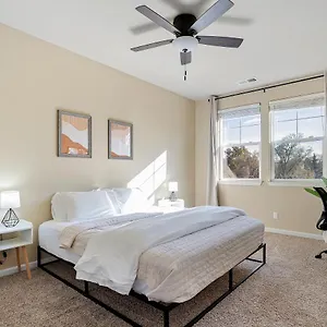 High End Midtown With Fireplace And Ensuite Baths Apartment Reno